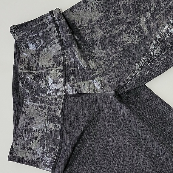 Lululemon Wunder Under Foil Leggings 28" - Picture 3 of 11